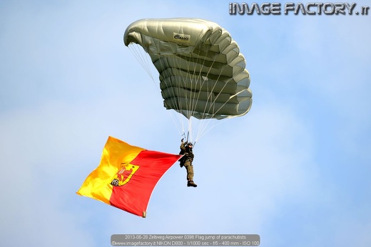 2013-06-28 Zeltweg Airpower 0396 Flag jump of parachutists
